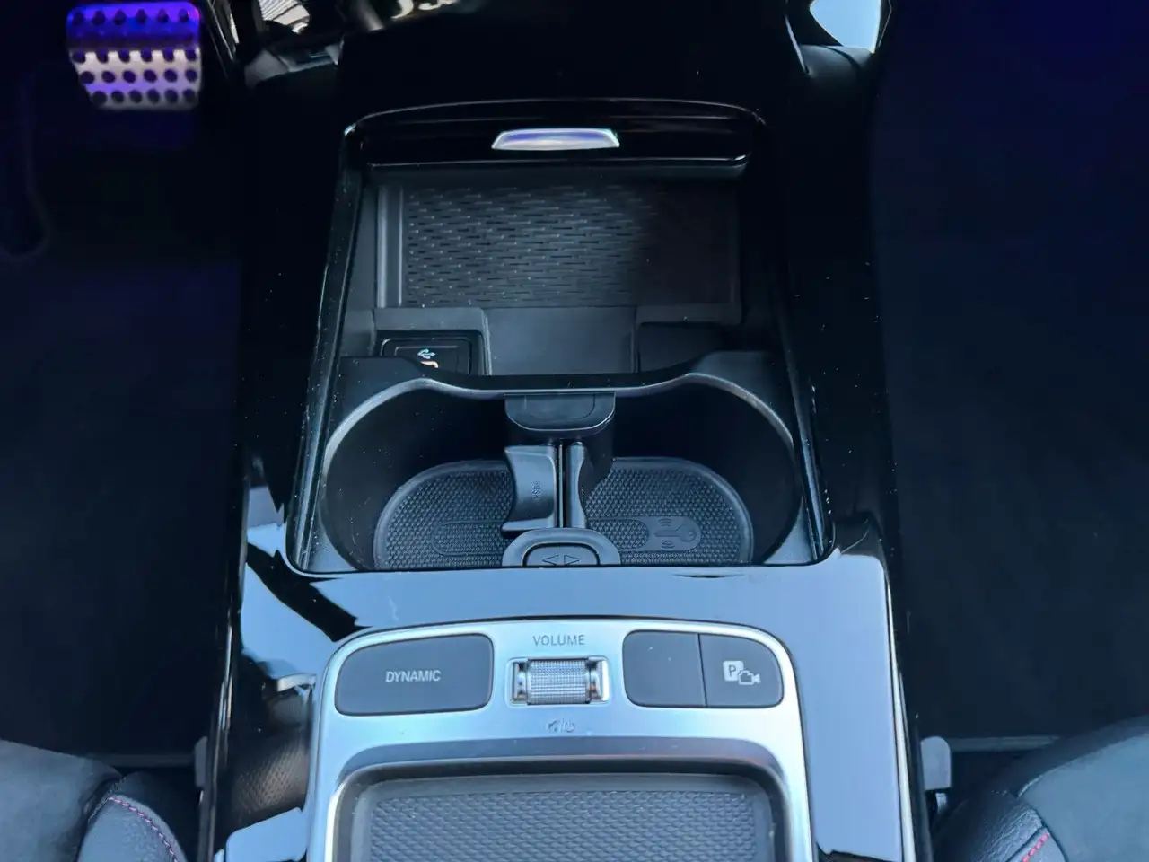 Mercedes-Benz CLA 200 +AMG+Pano+Distr+Ambiente+Night+RFK — Vehicle gallery 21