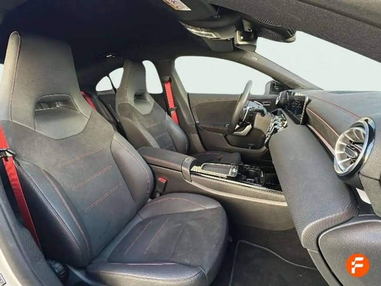 Mercedes-Benz CLA 35 AMG Mercedes-AMG 4MATIC+ — Galería del vehículo 18