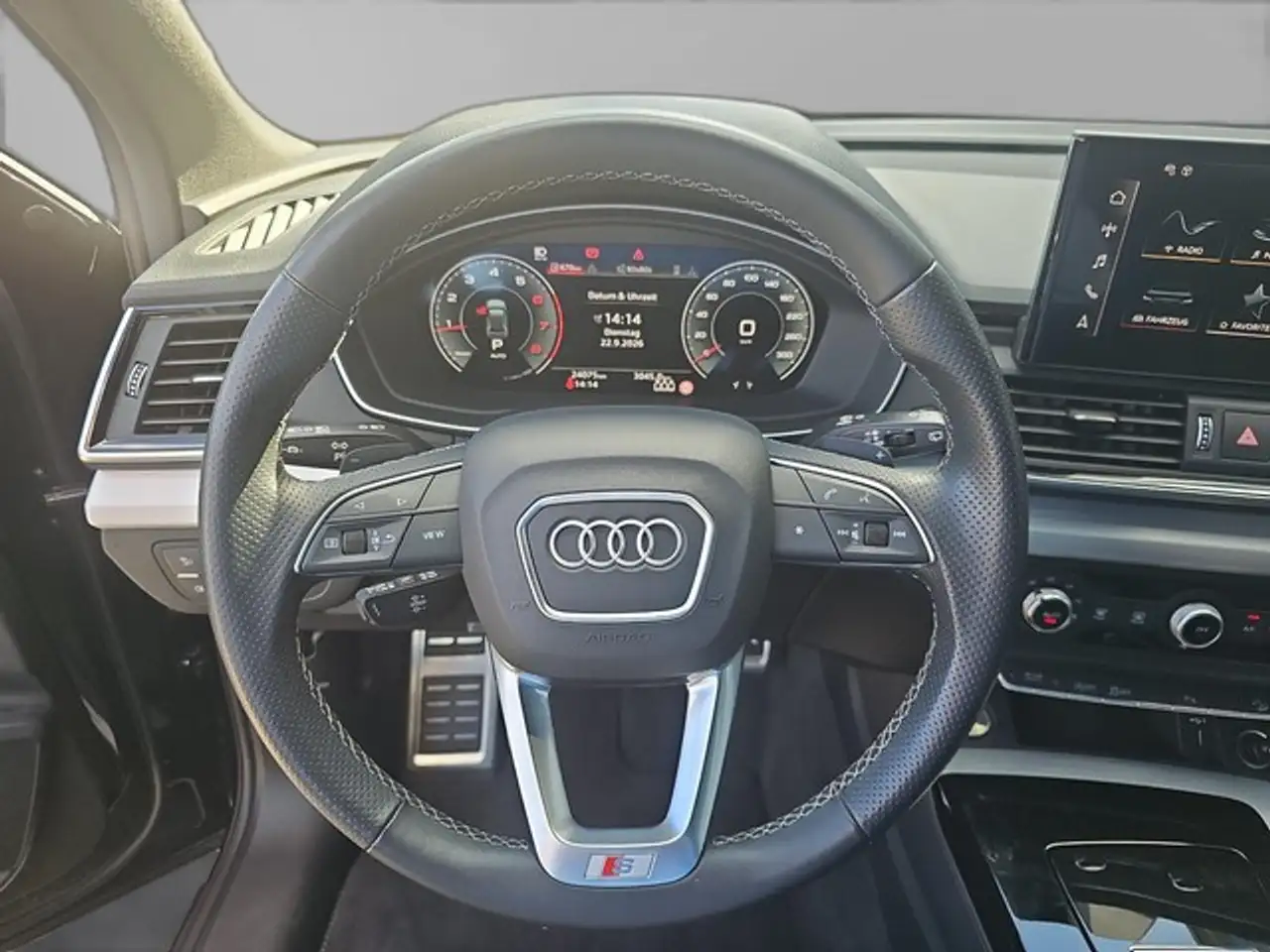 Audi Q5 40 TFSI quattro S line S tronic AHK Navi — Vehicle gallery 8