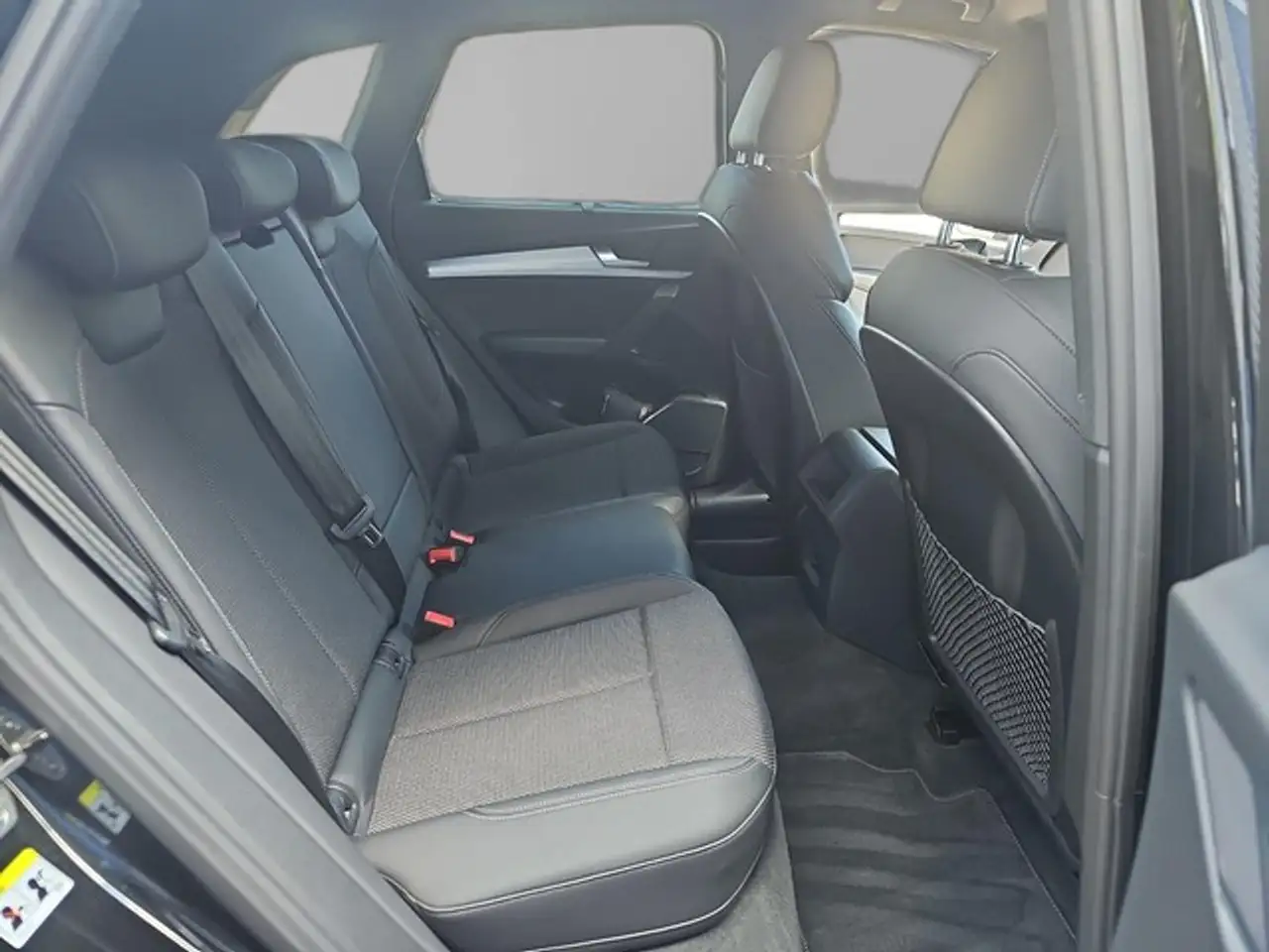 Audi Q5 40 TFSI quattro S line S tronic AHK Navi — Vehicle gallery 11