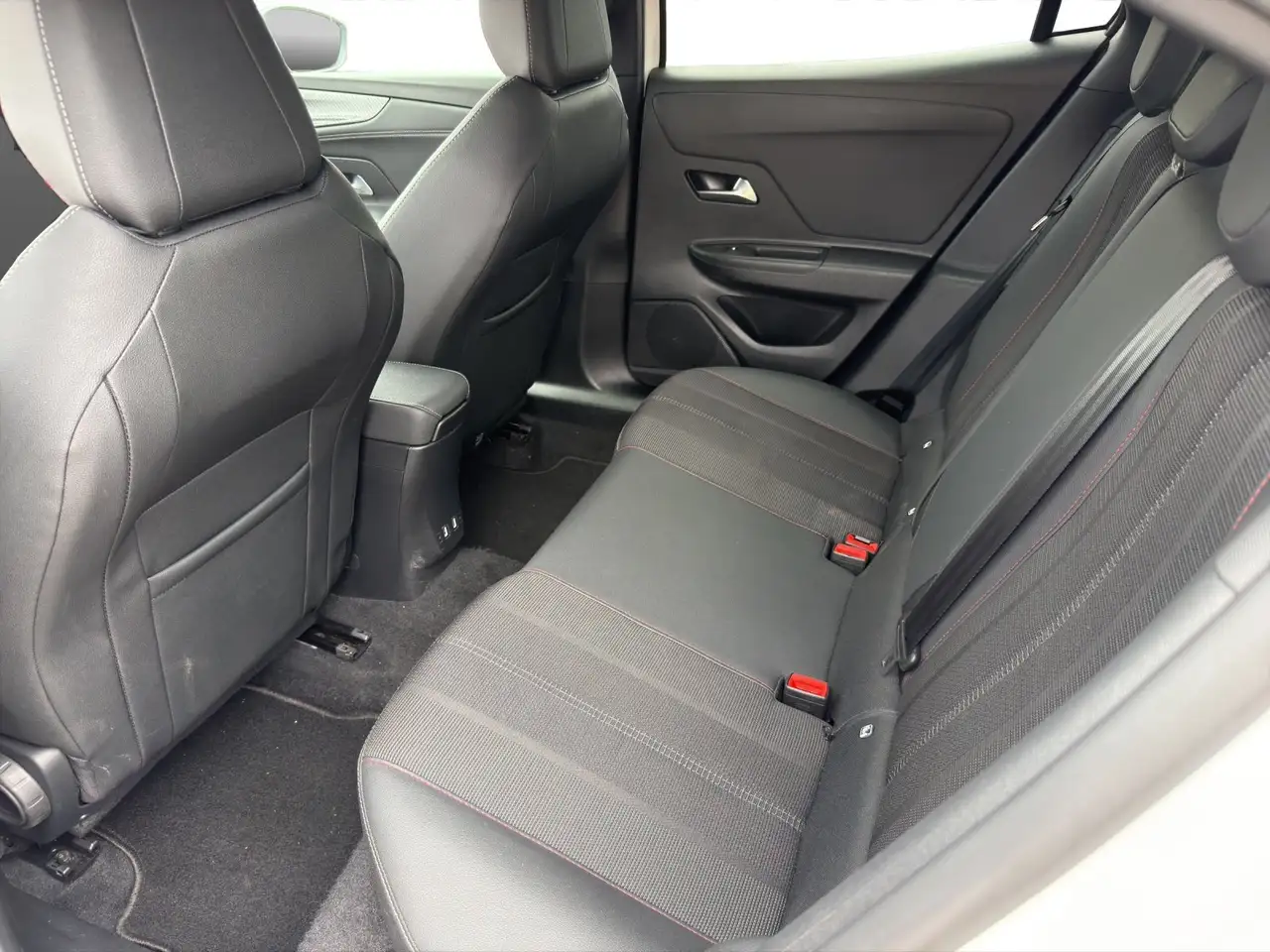 Opel Mokka GS Line 1,2 Turbo Carplay+SHZ+RFK+LHZ+LED — معرض صور السيارة 11