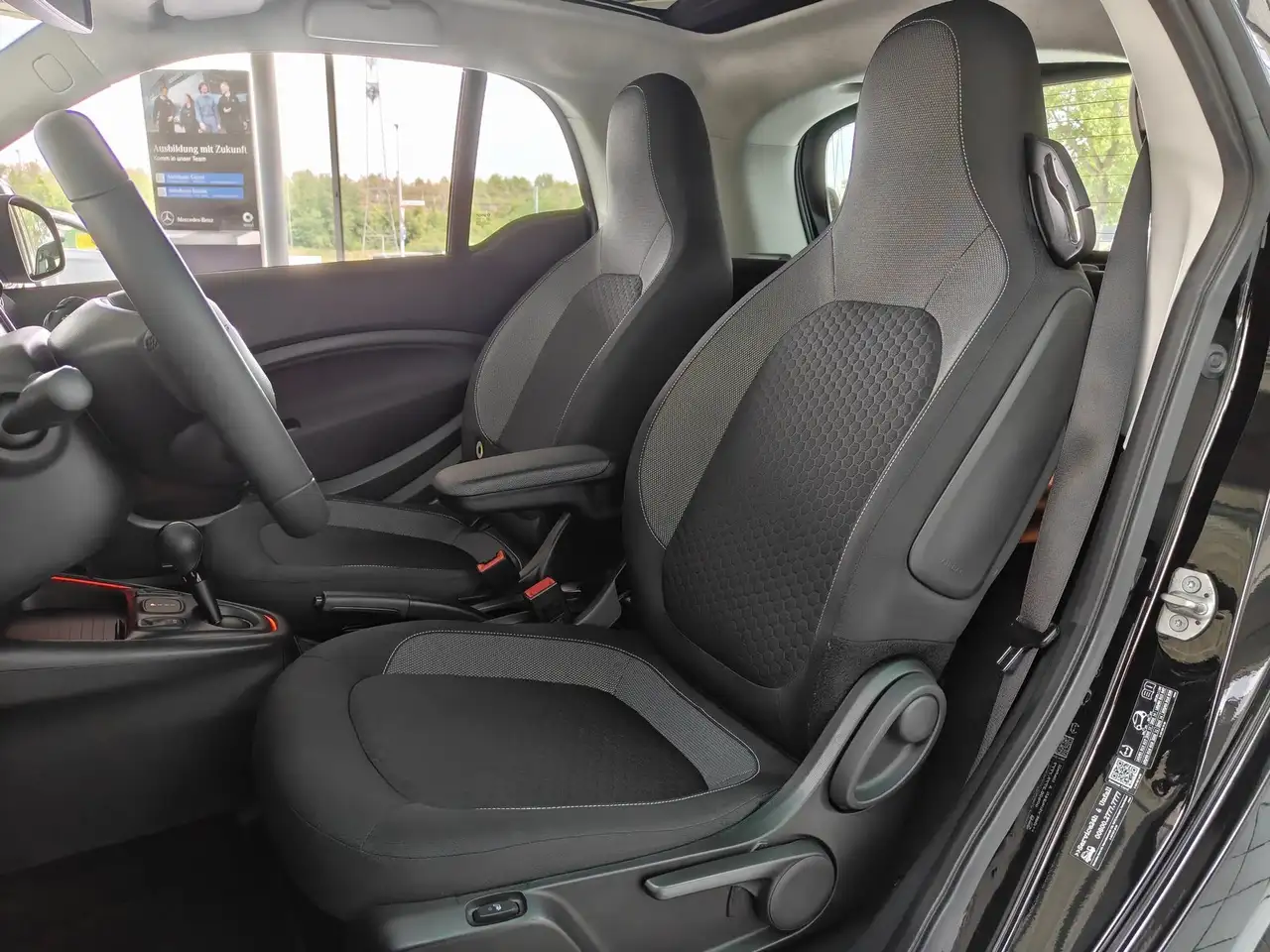 smart forTwo ForTwo EQ Coupé Pulse 22KW+LED+KAM+2xKABEL+16"++ — Vehicle gallery 10