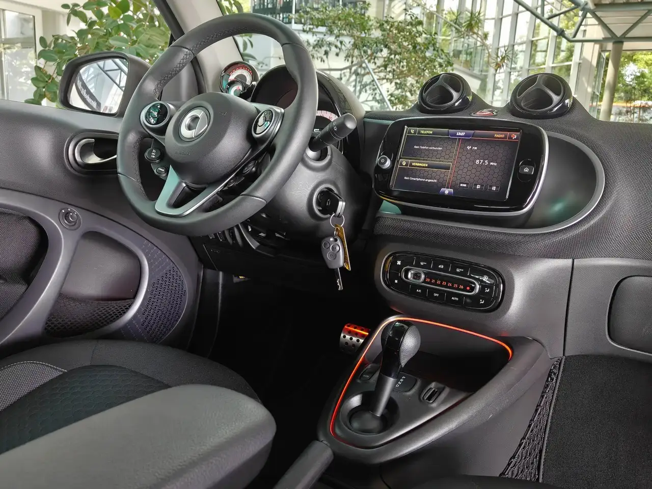 smart forTwo ForTwo EQ Coupé Pulse 22KW+LED+KAM+2xKABEL+16"++ — Vehicle gallery 14