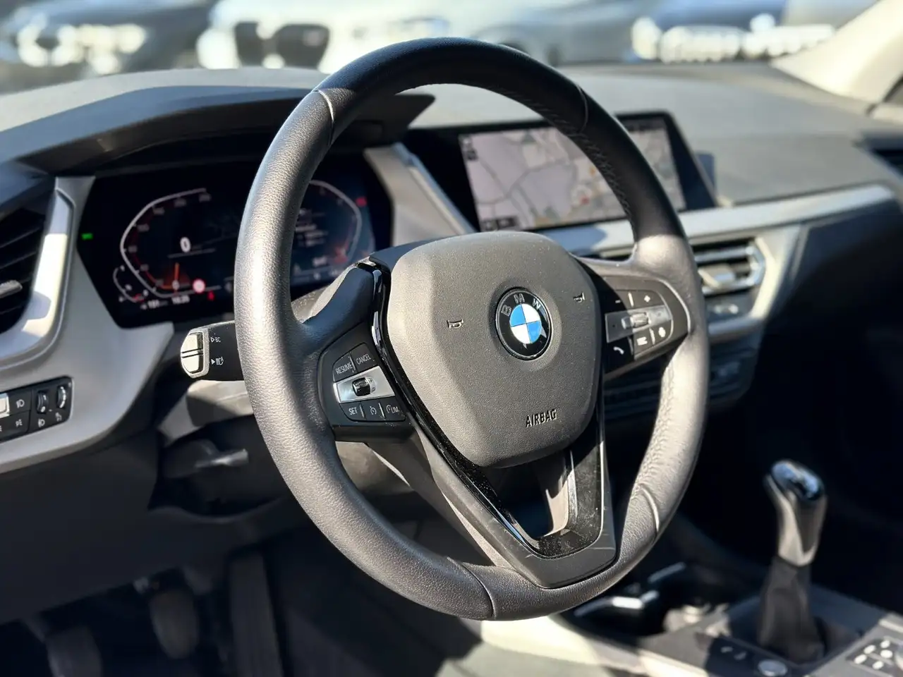 BMW 118 i Hatch Advantage DAB LED WLAN Tempomat AHK — Galerie du véhicule 9