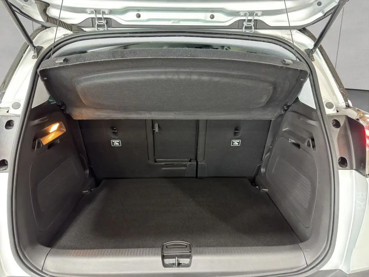 Opel Crossland Crossland 1.2 Automatik Ultimate*KAMERA*DAB*LED* — Vehicle gallery 5
