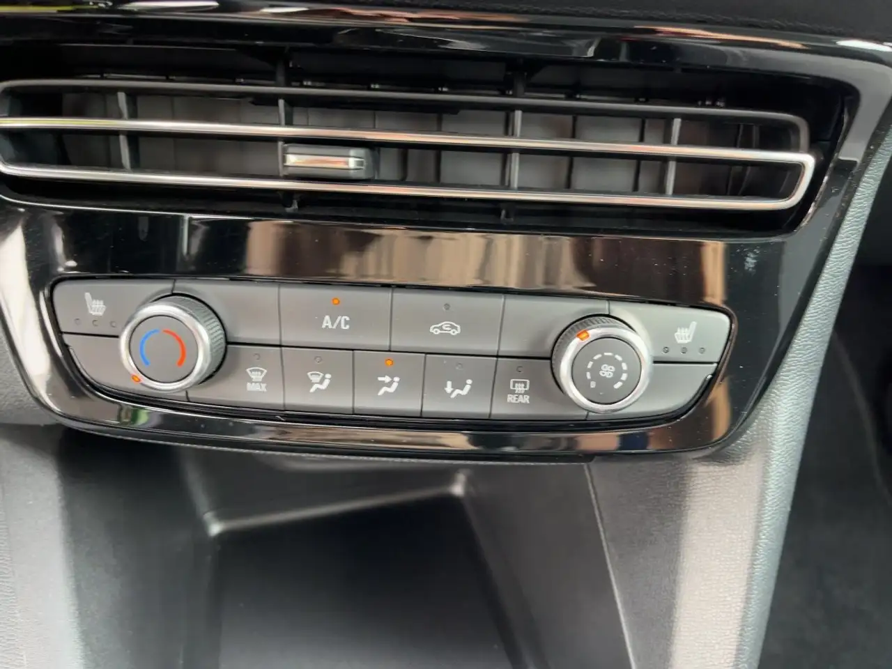 Opel Mokka 1.2 Elegance StylePaket/LED/SHZ/LHZ/Kamera — Vehicle gallery 20