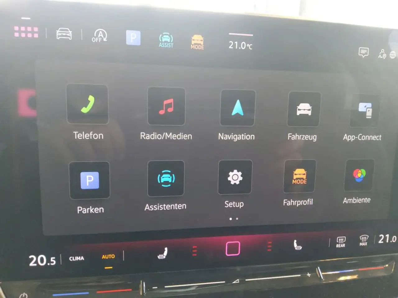 Volkswagen Passat Variant 1.5 e-TSI Business/Navi/ACC/Cam/Led/ALU — Galería del vehículo 7