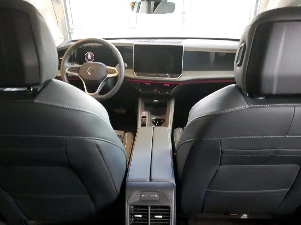 Volkswagen Passat Variant 1.5 e-TSI Business/Navi/ACC/Cam/Led/ALU — Galería del vehículo 5