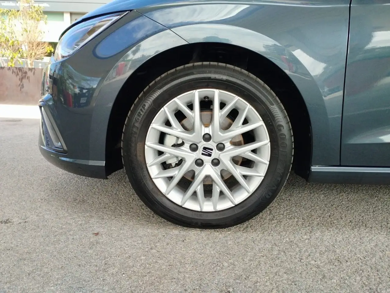 SEAT Ibiza 1.0 TSI S&S FR XS 115 — Vehicle gallery 8