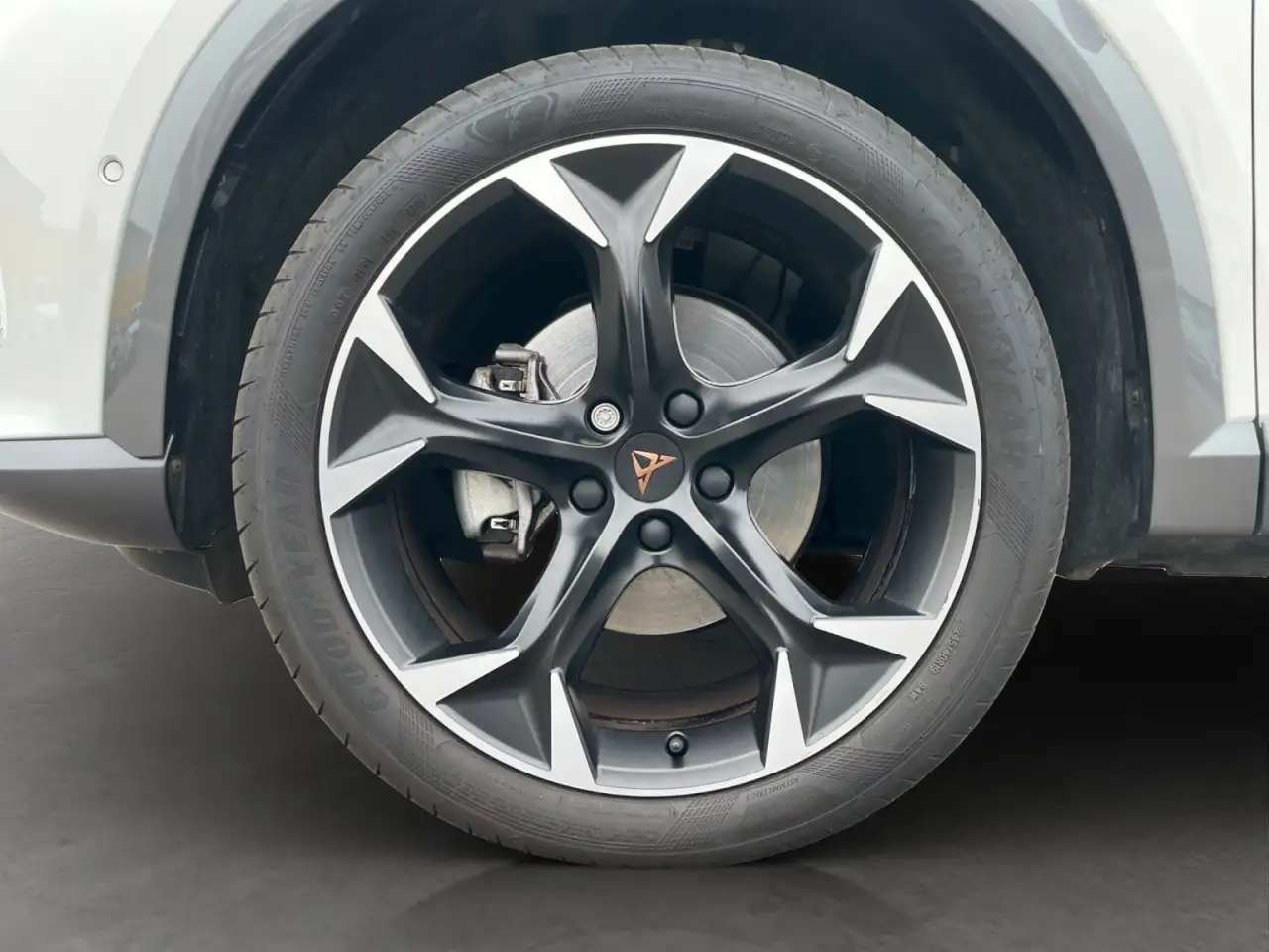 CUPRA Formentor TSI DSG Navi 5JGar ACC Kamera SHZ — Galerie du véhicule 4