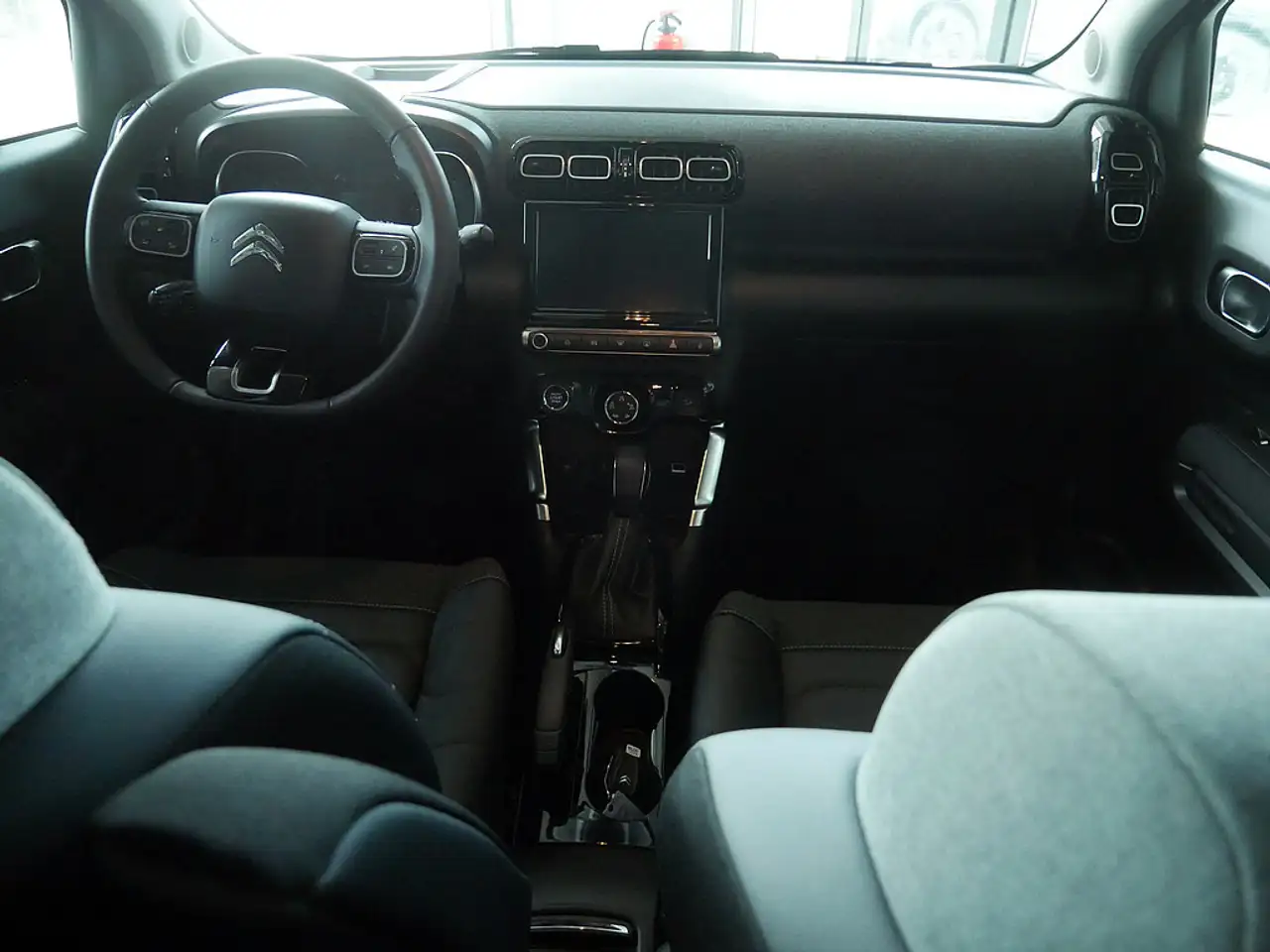 Citroen C3 Aircross PureTech 130 Max SHZ NAVI HUD LED — Galería del vehículo 16