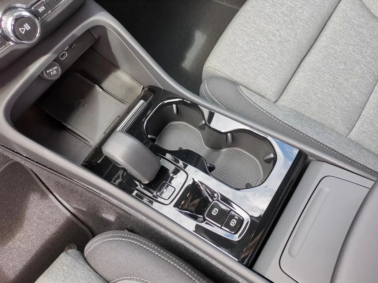 Volvo XC40 B3 Plus Dark | ACC | H&K | LED | 19" Alu — معرض صور السيارة 17