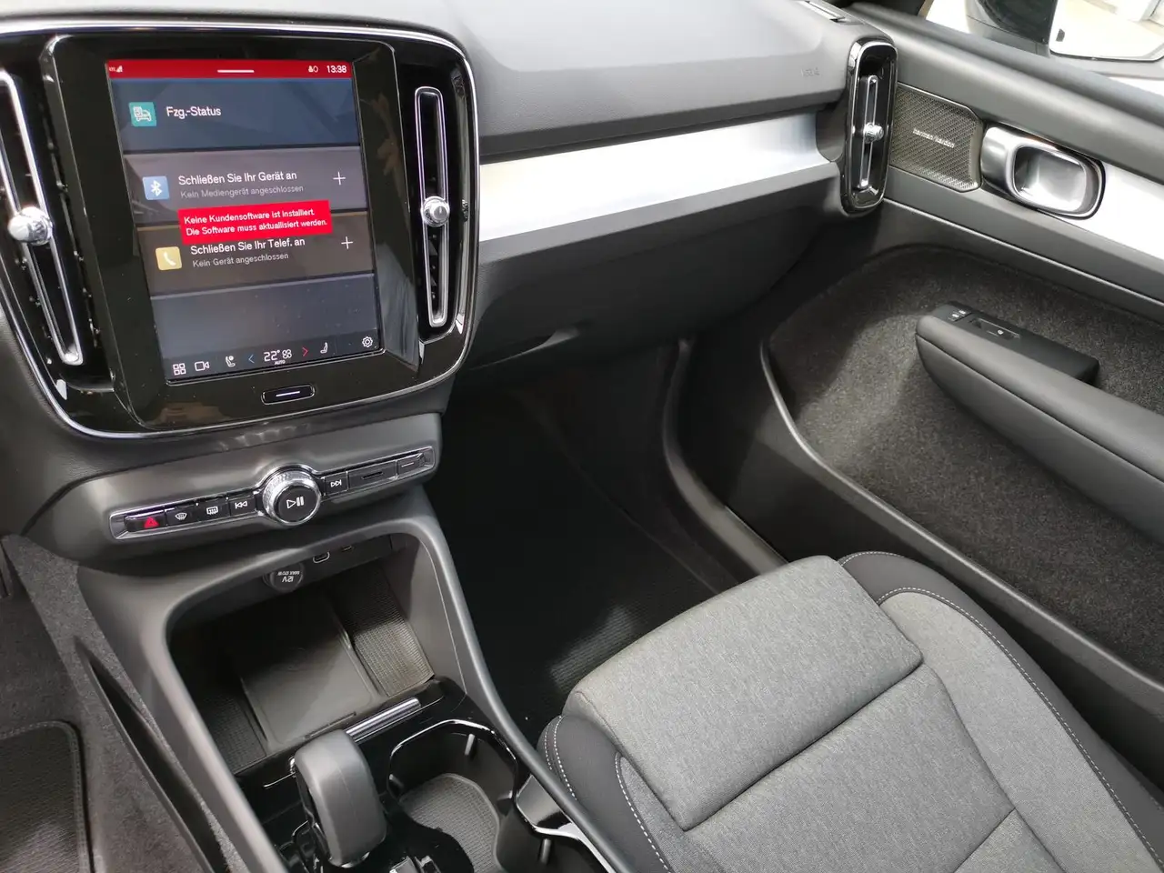 Volvo XC40 B3 Plus Dark | ACC | H&K | LED | 19" Alu — معرض صور السيارة 16