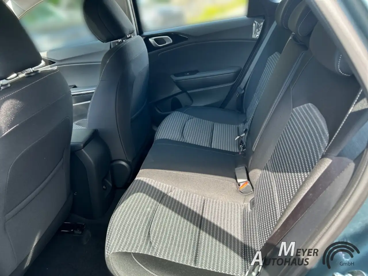 Kia Ceed / cee'd 1.5 T-GDI Vision Komfort-plus-Paket+Rückfahrkamera — Vehicle gallery 13