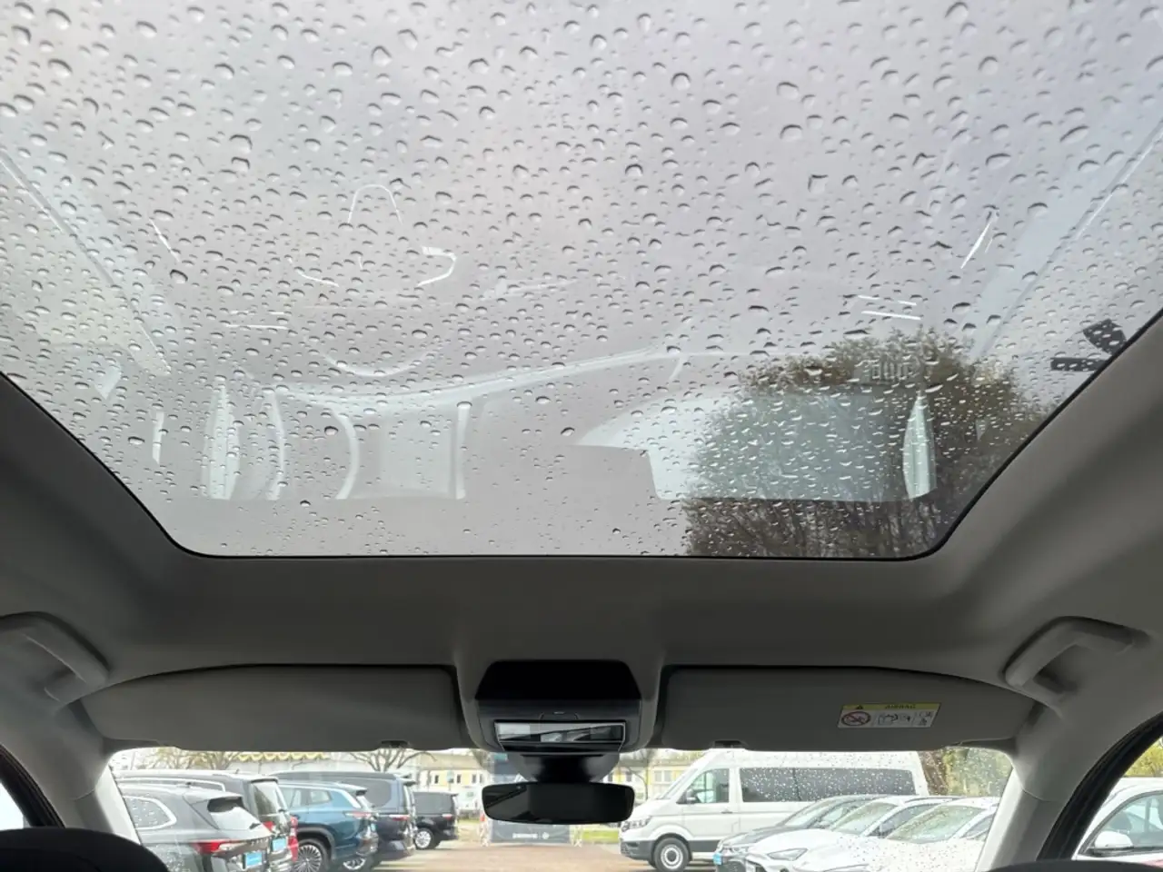 Volkswagen Caddy 1.5 TSI DSG Dark Label StandHZG Navi LED ACC Apple — Galerie du véhicule 26