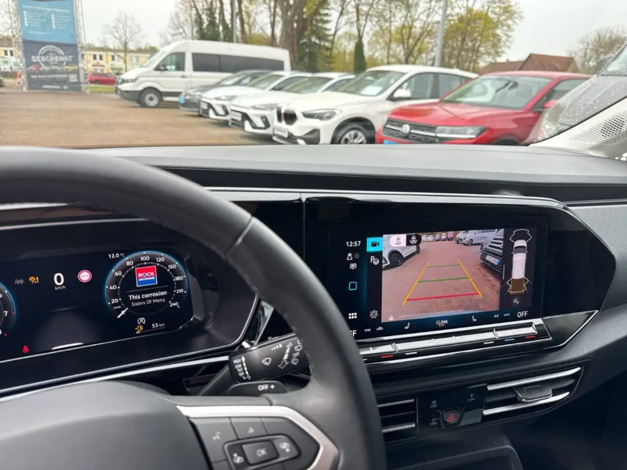 Volkswagen Caddy 1.5 TSI DSG Dark Label StandHZG Navi LED ACC Apple — Galerie du véhicule 13