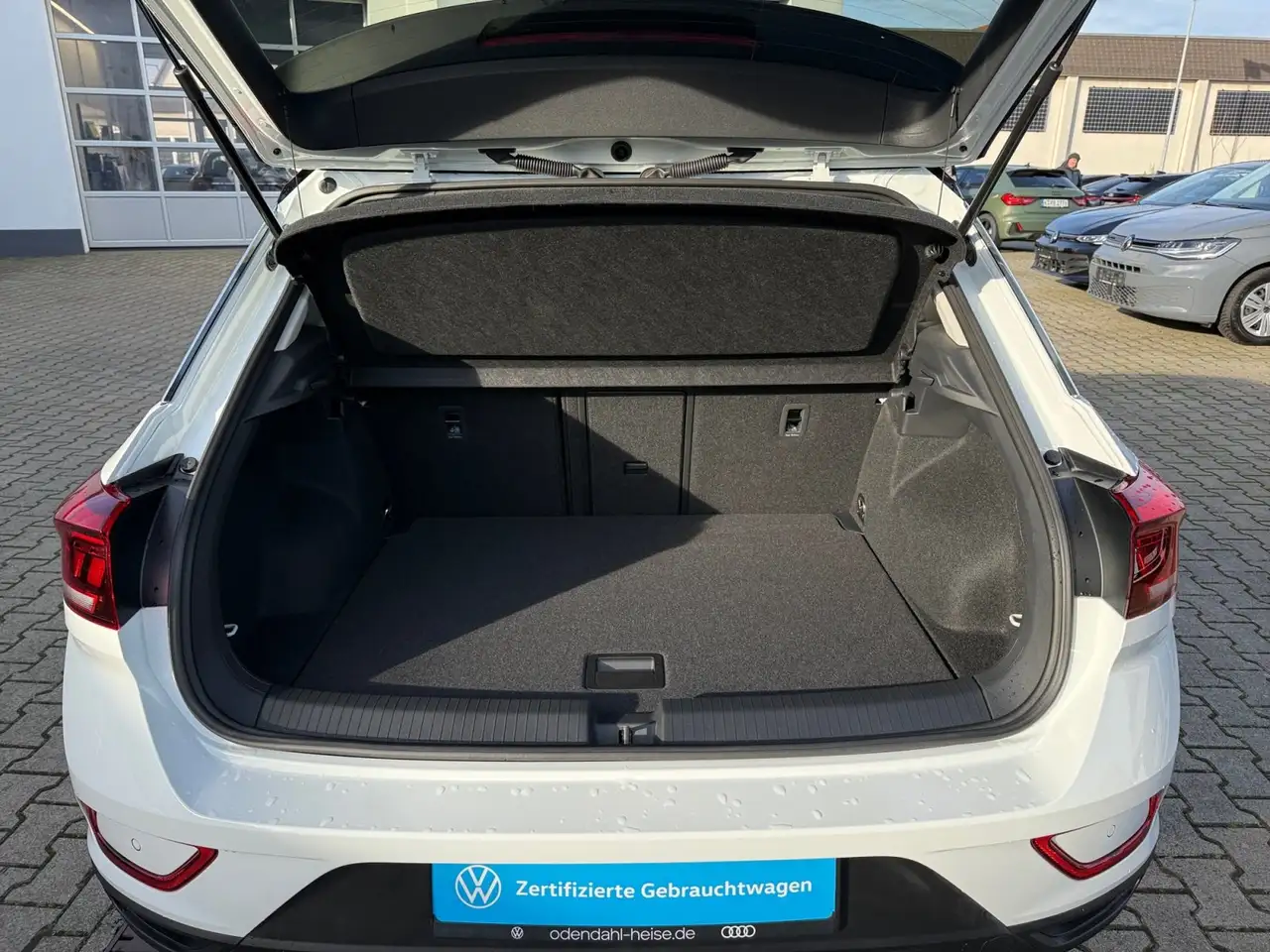Volkswagen T-Roc MOVE 1.5 l TSI 110 kW (150 PS) 7-Gang-DSG N — Galerie du véhicule 16