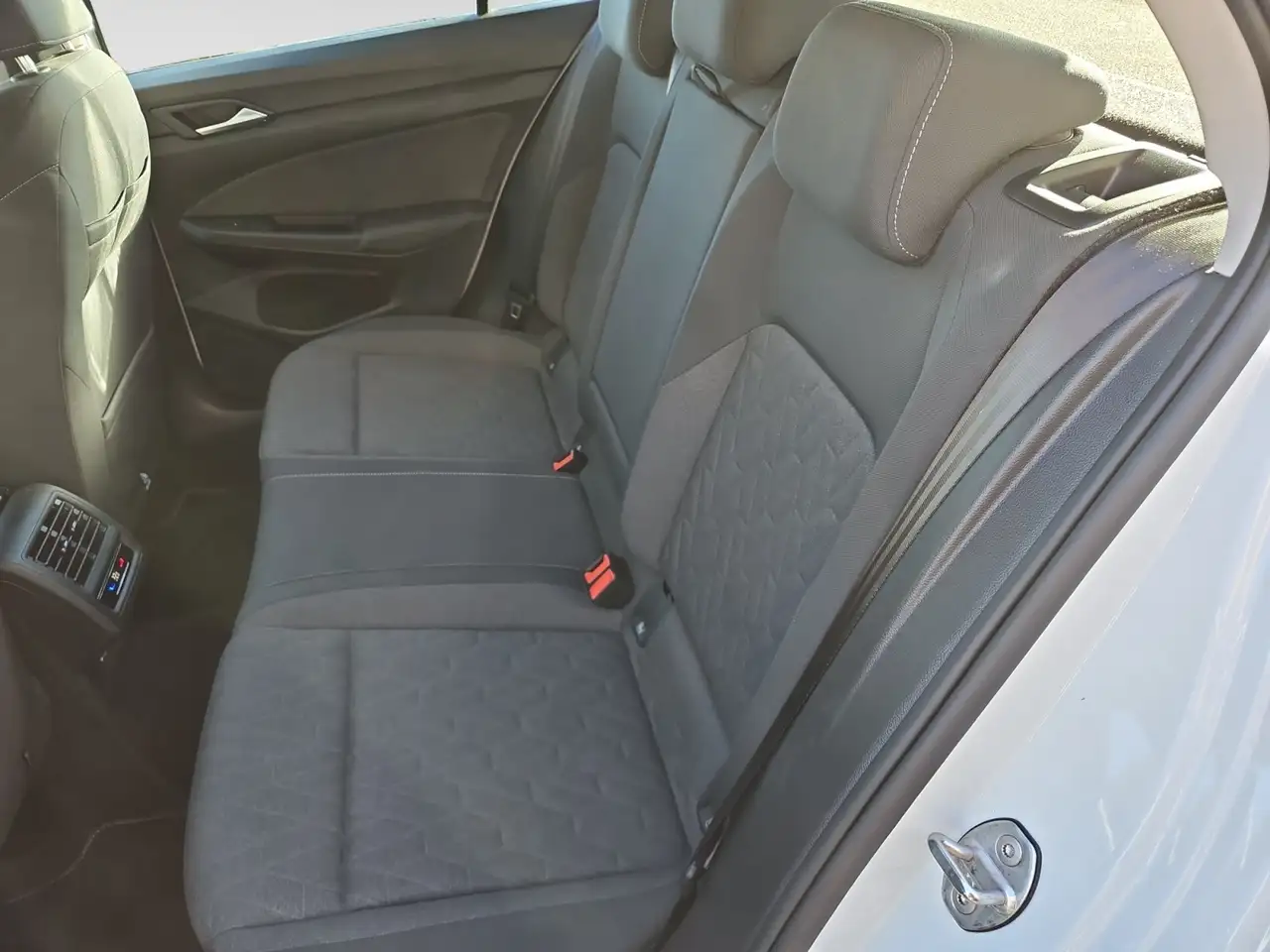 Volkswagen Golf 1,5 eTSI DSG Life Navi — Galería del vehículo 9