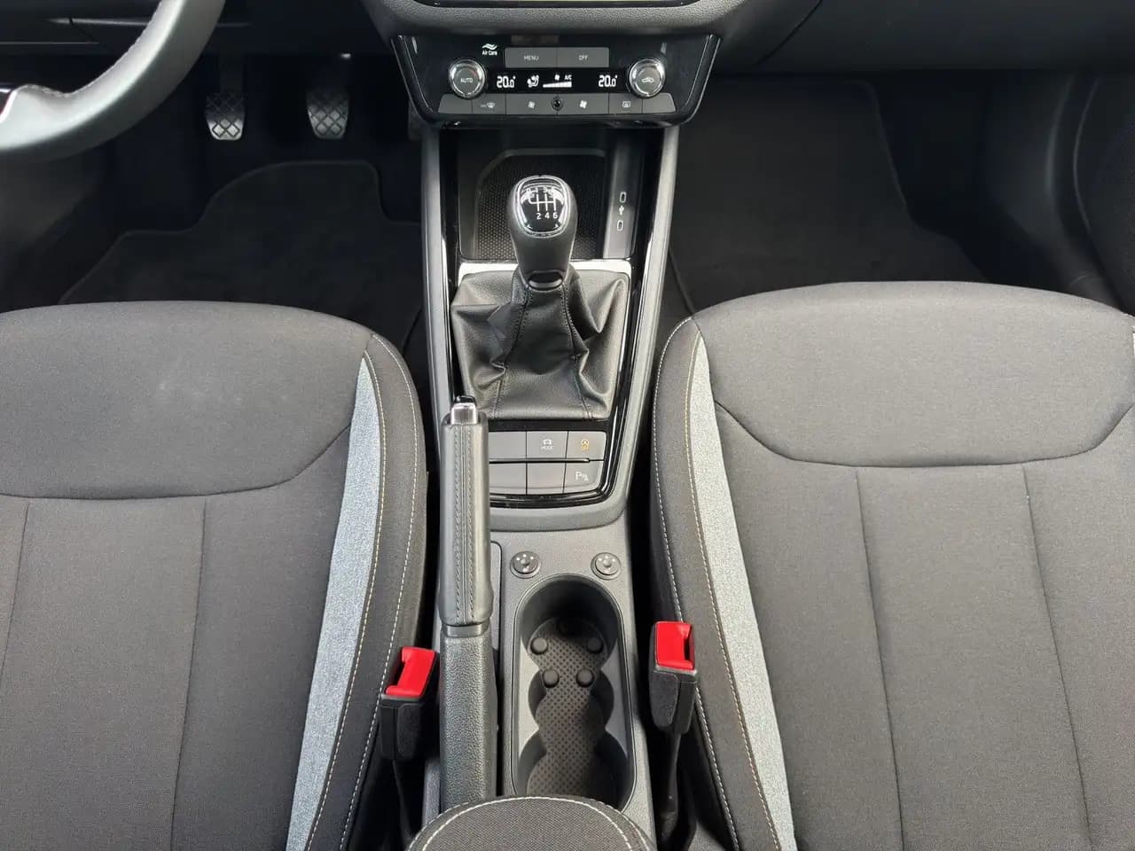 Skoda Kamiq Selection *LED*Dig Tacho*SmartLink*Kamera* — Galería del vehículo 18