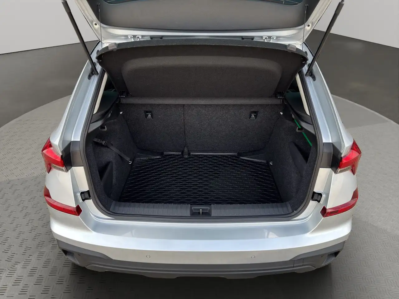 Skoda Kamiq Selection *LED*Dig Tacho*SmartLink*Kamera* — Galería del vehículo 24