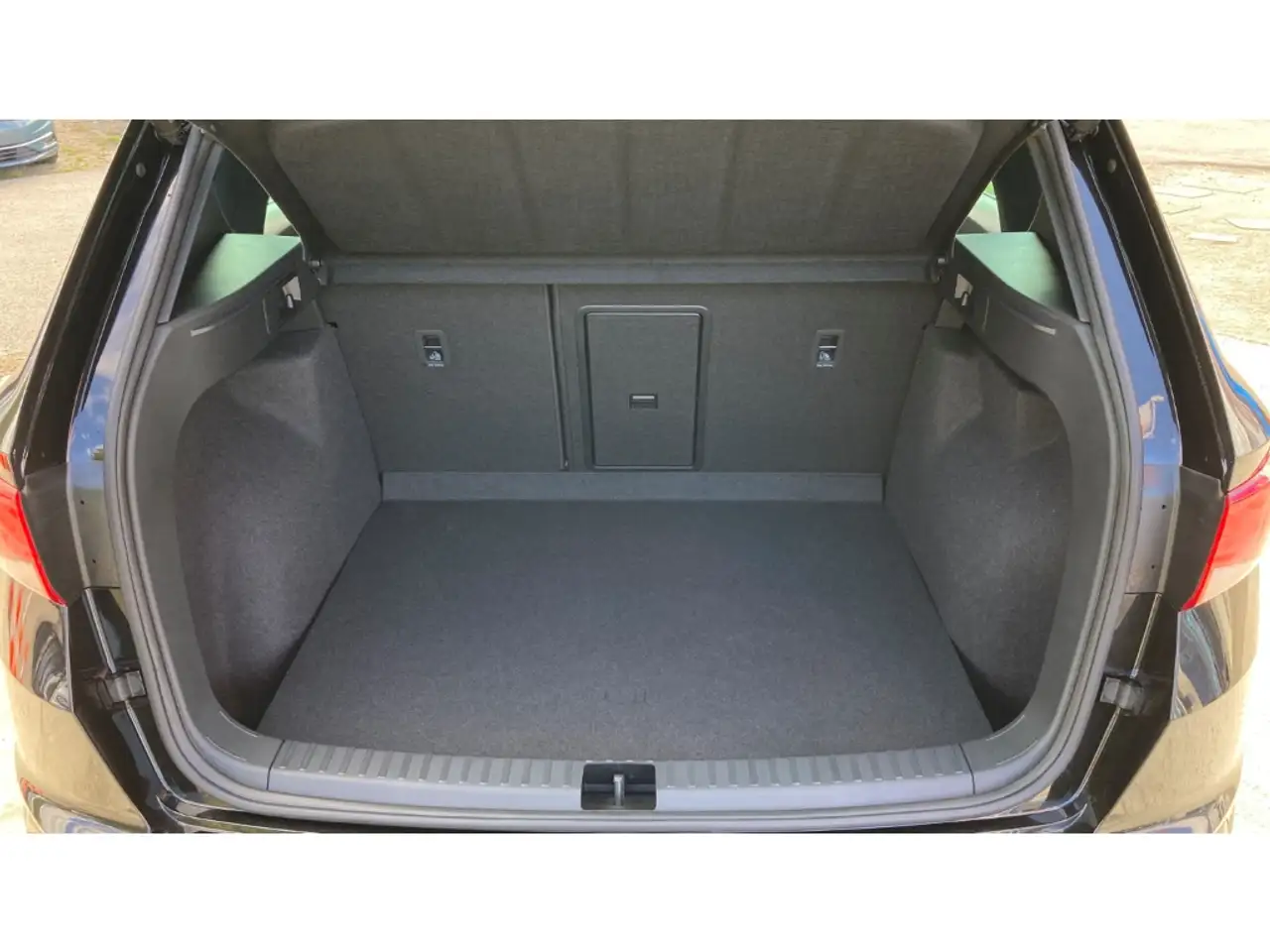 CUPRA Ateca 4DRIVE 2.0 TSI DSG 4Drive BEATS+KAMERA+ACC+NAVI — Vehicle gallery 12
