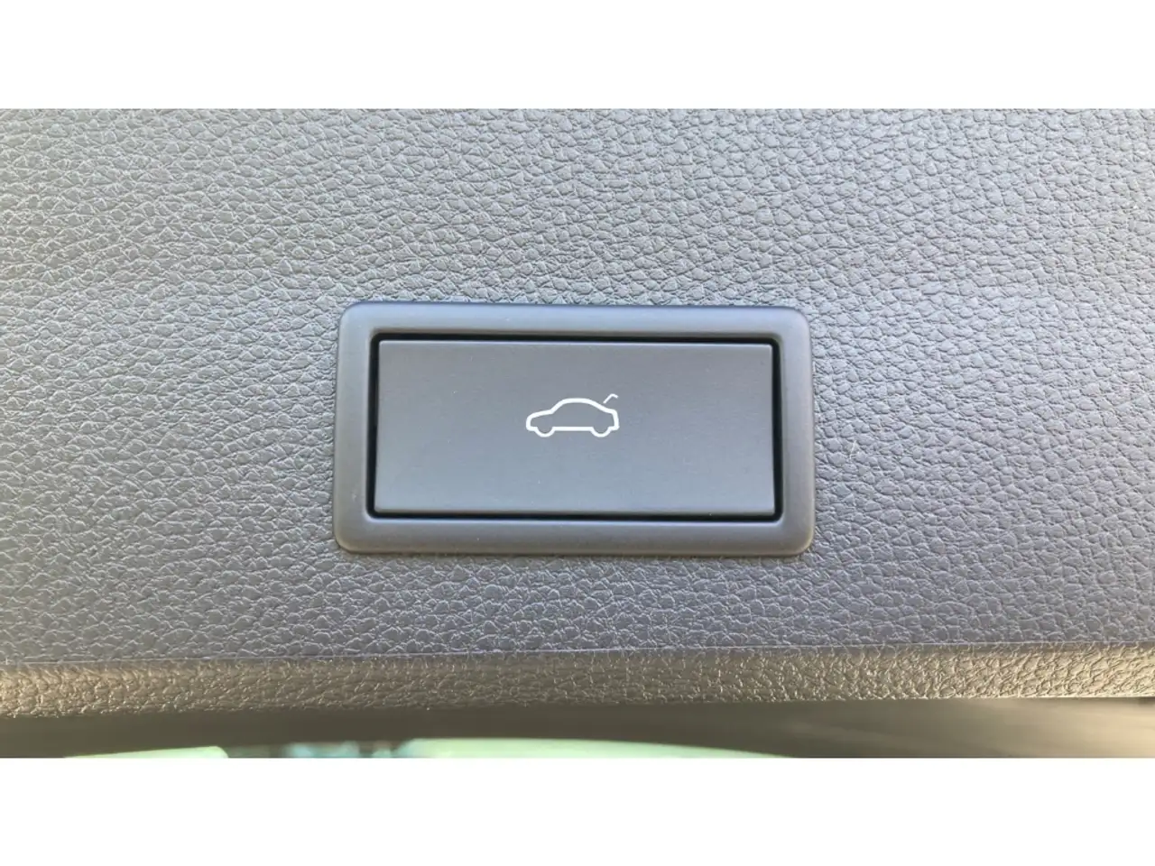 CUPRA Ateca 4DRIVE 2.0 TSI DSG 4Drive BEATS+KAMERA+ACC+NAVI — Vehicle gallery 27