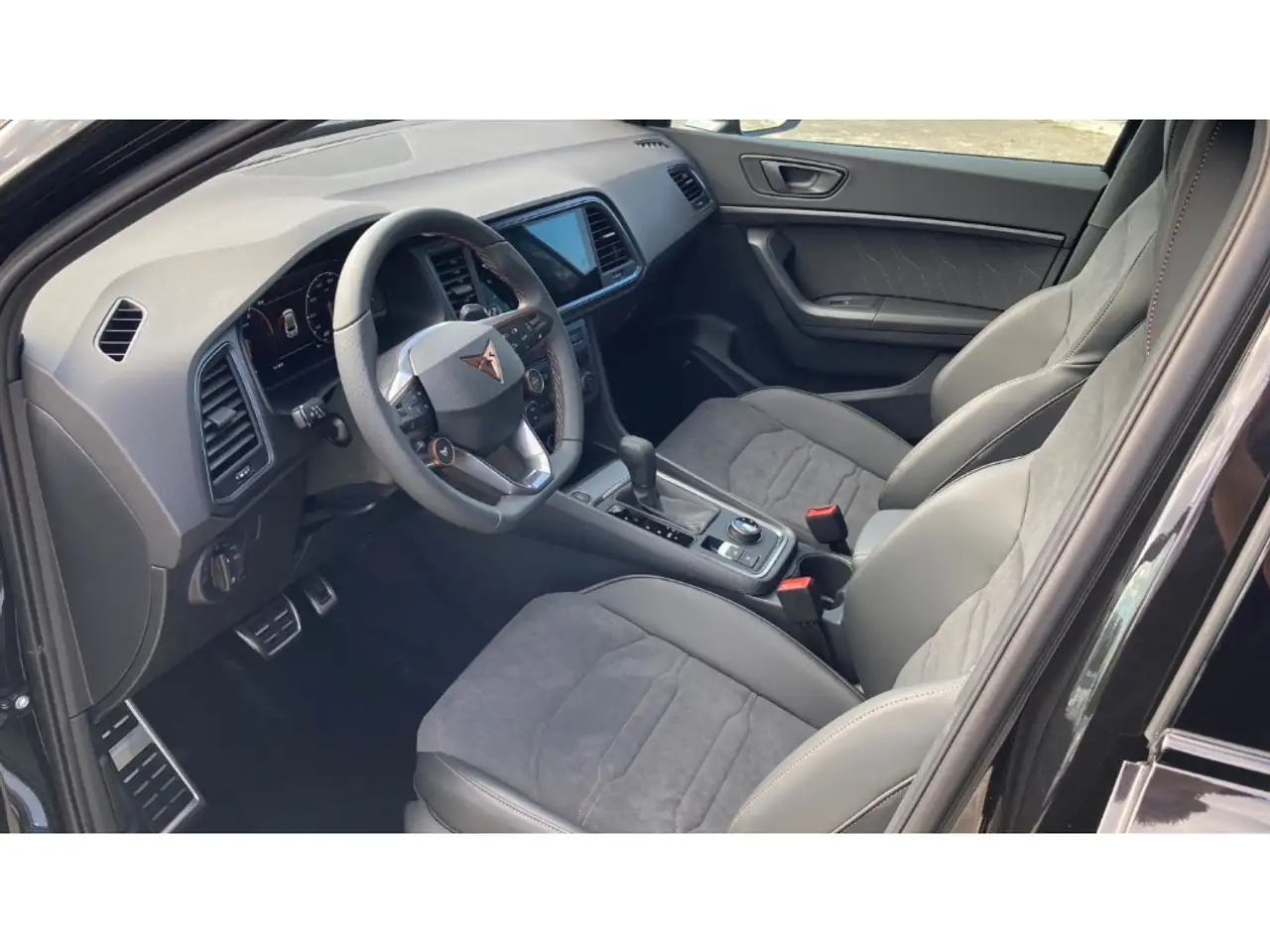 CUPRA Ateca 4DRIVE 2.0 TSI DSG 4Drive BEATS+KAMERA+ACC+NAVI — Vehicle gallery 9