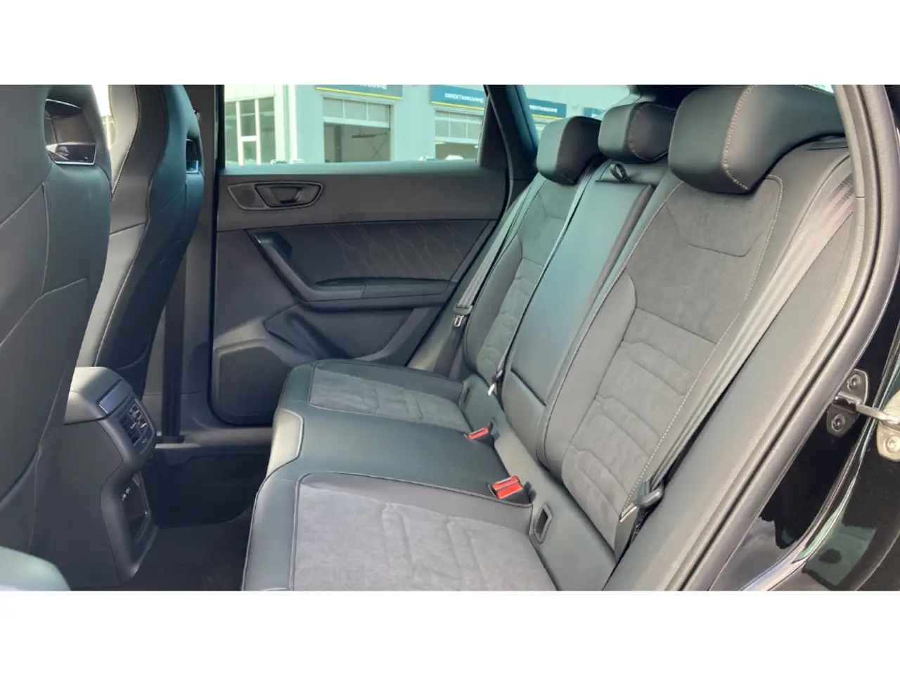 CUPRA Ateca 4DRIVE 2.0 TSI DSG 4Drive BEATS+KAMERA+ACC+NAVI — Vehicle gallery 11