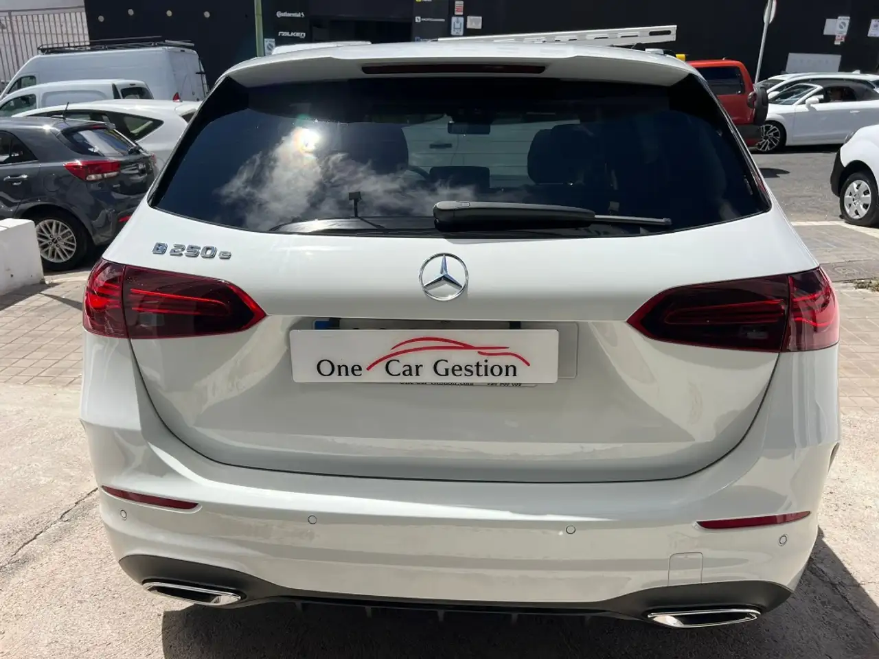 Mercedes-Benz B 250 250e — معرض صور السيارة 4