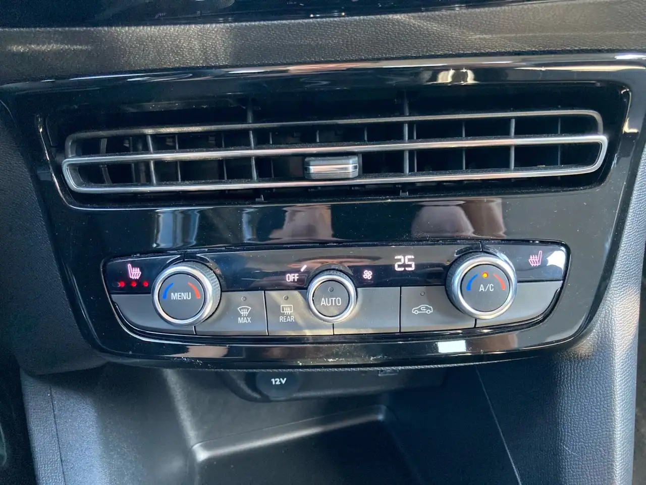 Opel Mokka 1.2 Turbo Elegance LED+SHZ+Winterp.+Kam. — معرض صور السيارة 19