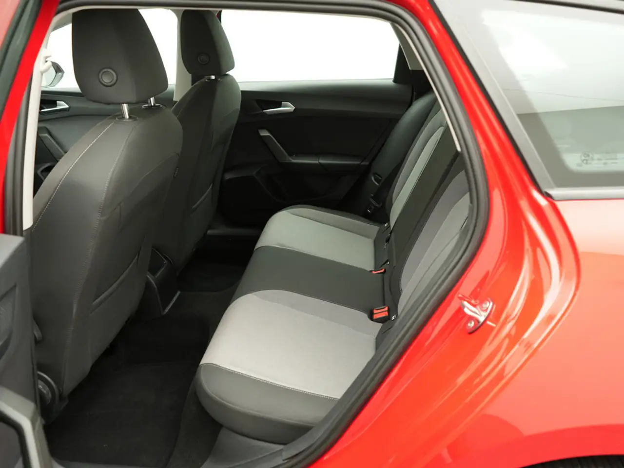 SEAT Leon ST Style VIRT CARPLAY LED PDC KLIMA — Vehicle gallery 10