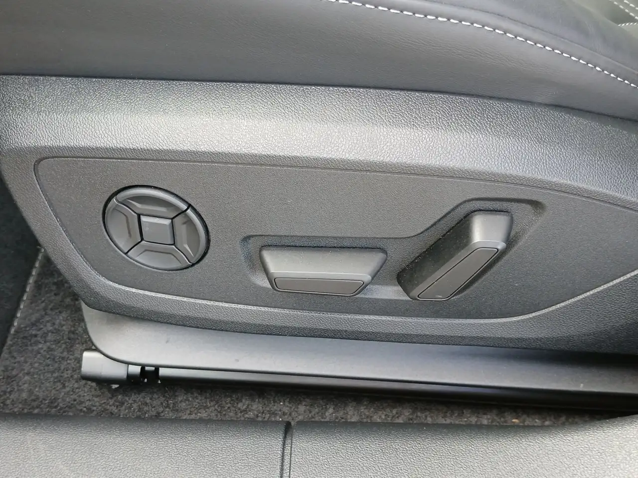 Audi A3 35 TFSI S tronic HuD Matrix Navi SO — Vehicle gallery 22