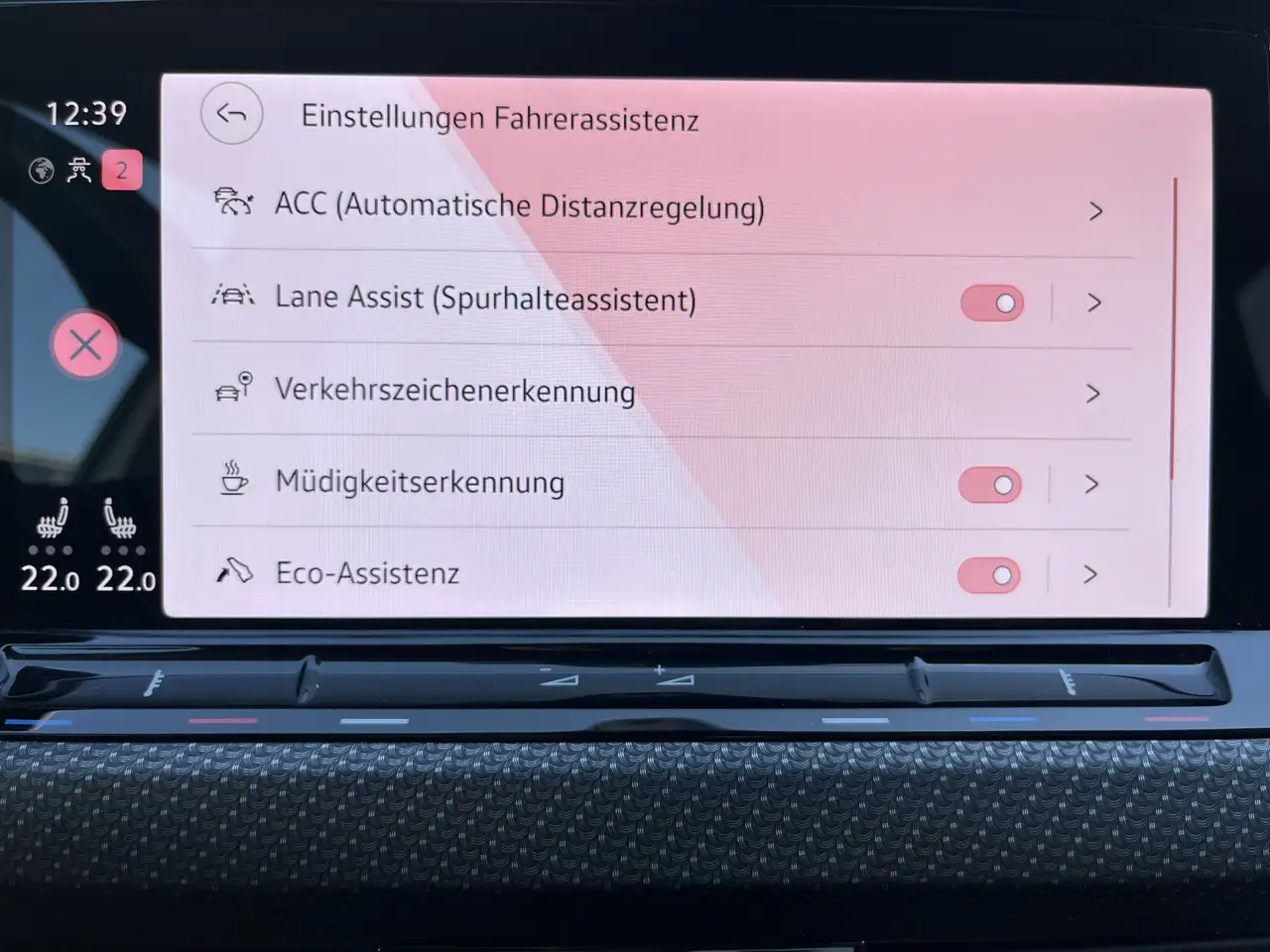 Volkswagen Golf 1.5 TSI DSG R-Line 2,99% Fin. AHK Navi TravelAssis — معرض صور السيارة 22