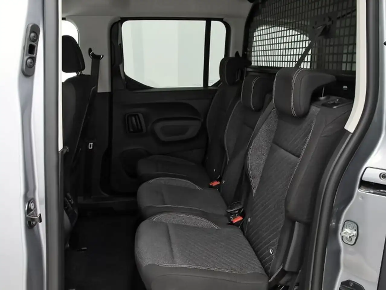 Peugeot Rifter 1.5 BLUEHDI 100 ALLURE BUSINESS STAN 5P (N1) — Vehicle gallery 9