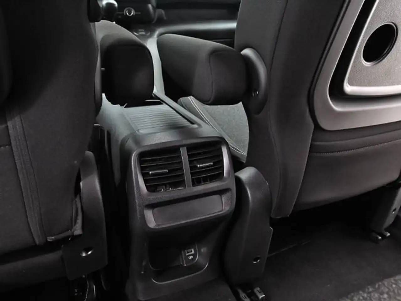Peugeot Rifter 1.5 BLUEHDI 100 ALLURE BUSINESS STAN 5P (N1) — Vehicle gallery 33