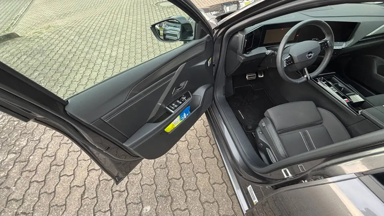 Opel Astra GS — Galerie du véhicule 14