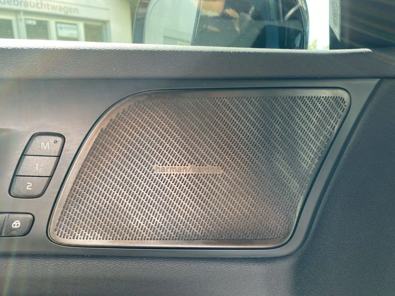 Volvo V60 Kombi T8 Twin Engine PHEV Plus Dark Recharge — معرض صور السيارة 18