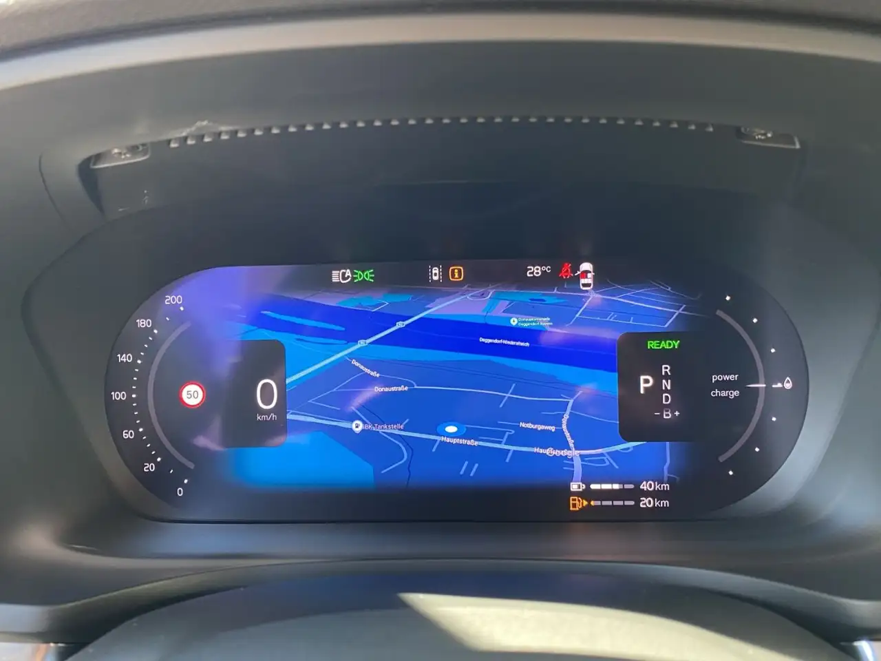 Volvo V60 Kombi T8 Twin Engine PHEV Plus Dark Recharge — معرض صور السيارة 16