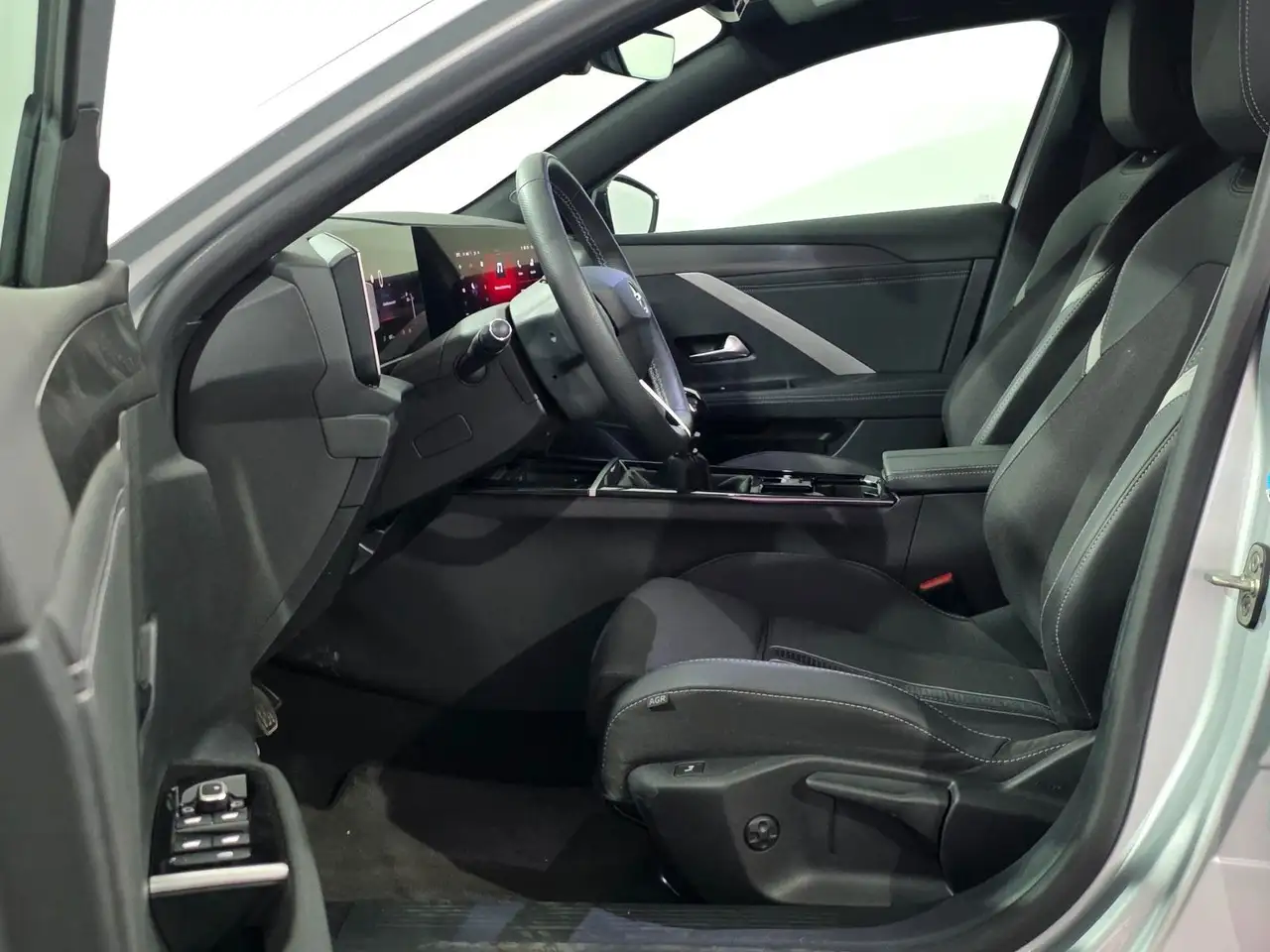 Opel Astra L Sports Tourer GS — Vehicle gallery 12