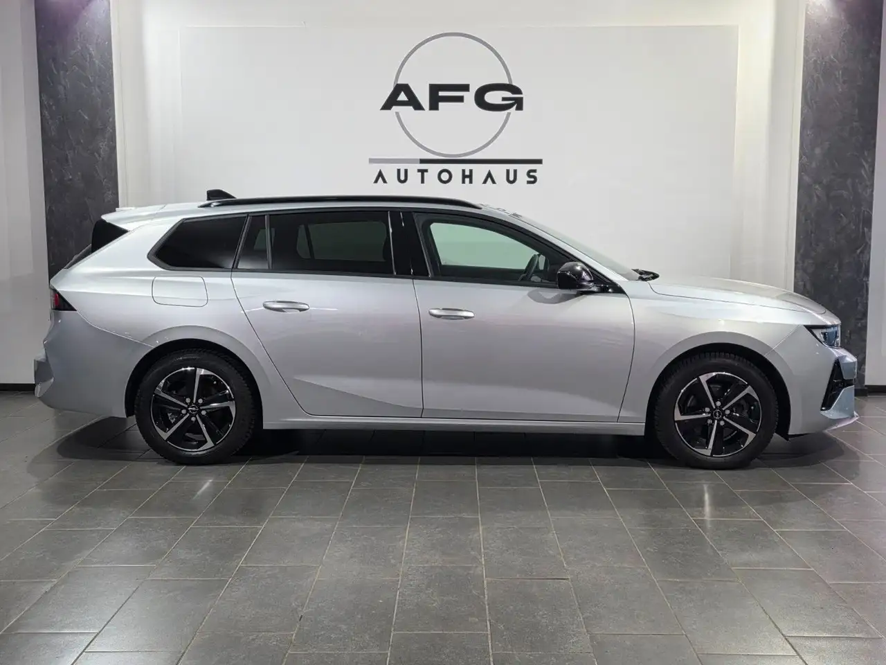 Opel Astra L Sports Tourer GS — Vehicle gallery 4