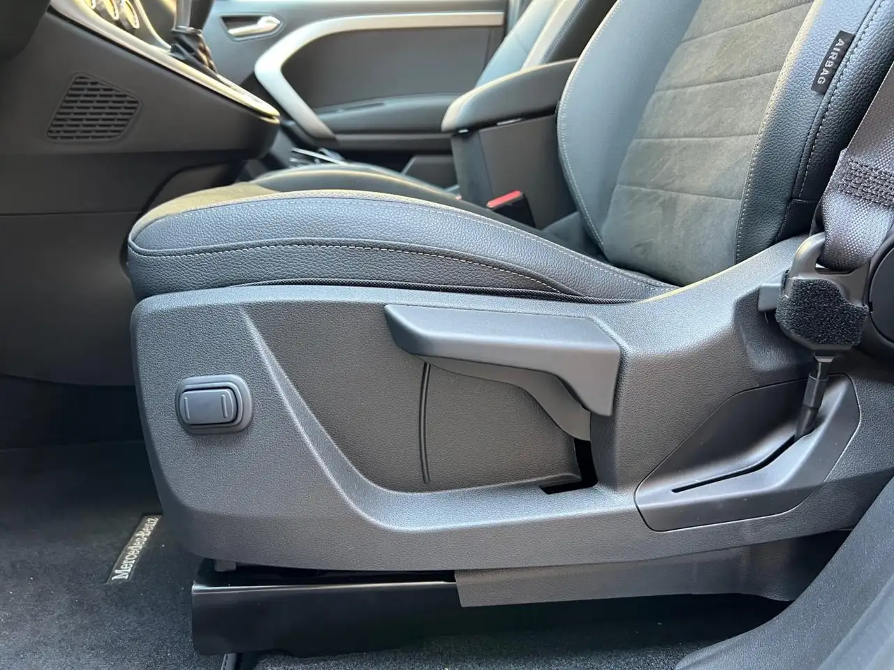 Mercedes-Benz EQT 200 Progressive LenkHz*Kam*LEDhigh*Ambi*Totw — Galerie du véhicule 7