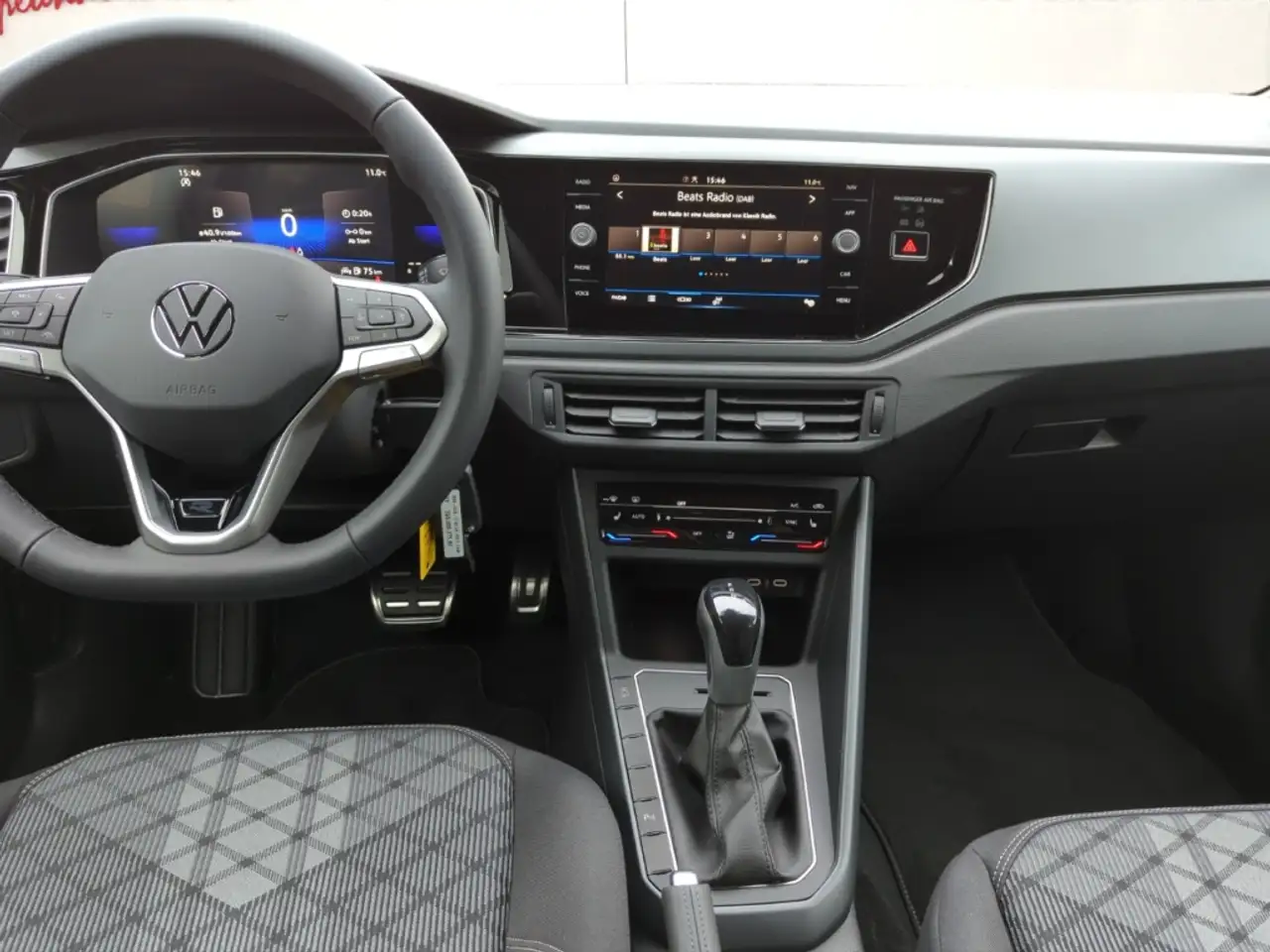 Volkswagen Taigo R-Line 1.0 TSI DSG RFK,SHZ,DAB+,MATRIX-LED — Galería del vehículo 13
