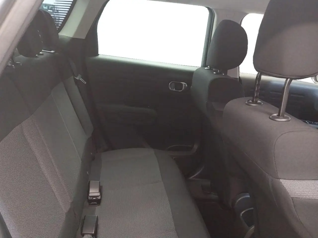 Citroen C3 Aircross BlueHDi 81kW (110CV) Plus — معرض صور السيارة 10