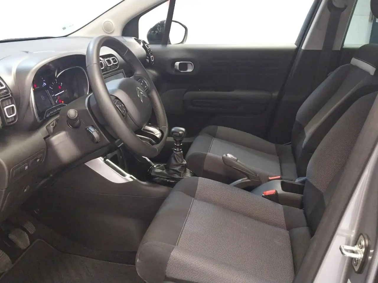 Citroen C3 Aircross BlueHDi 81kW (110CV) Plus — معرض صور السيارة 9