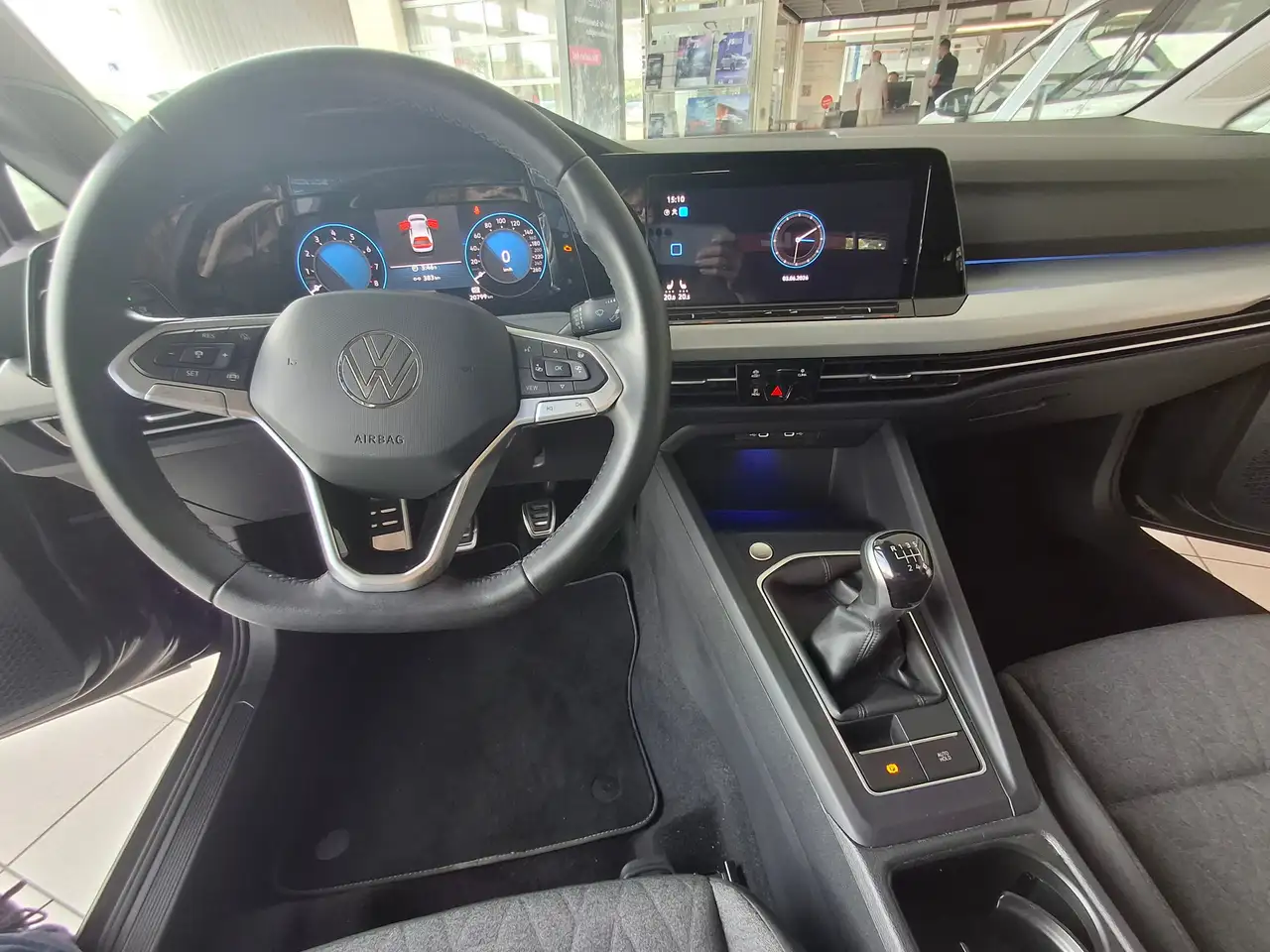 Volkswagen Golf Golf VIII 1.0 TSI OPF Move — Vehicle gallery 10