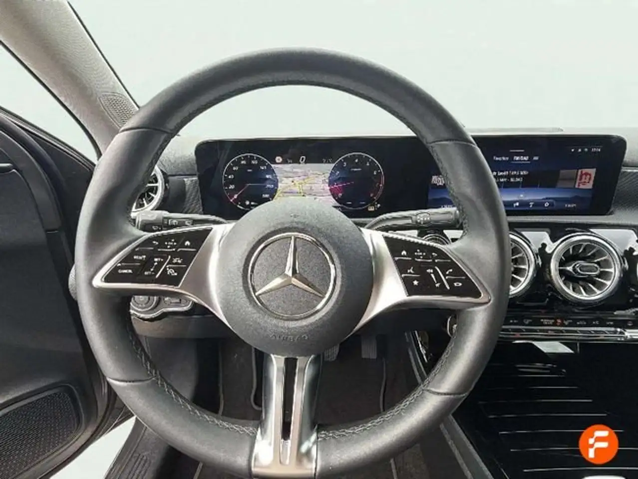 Mercedes-Benz A 180 — معرض صور السيارة 12
