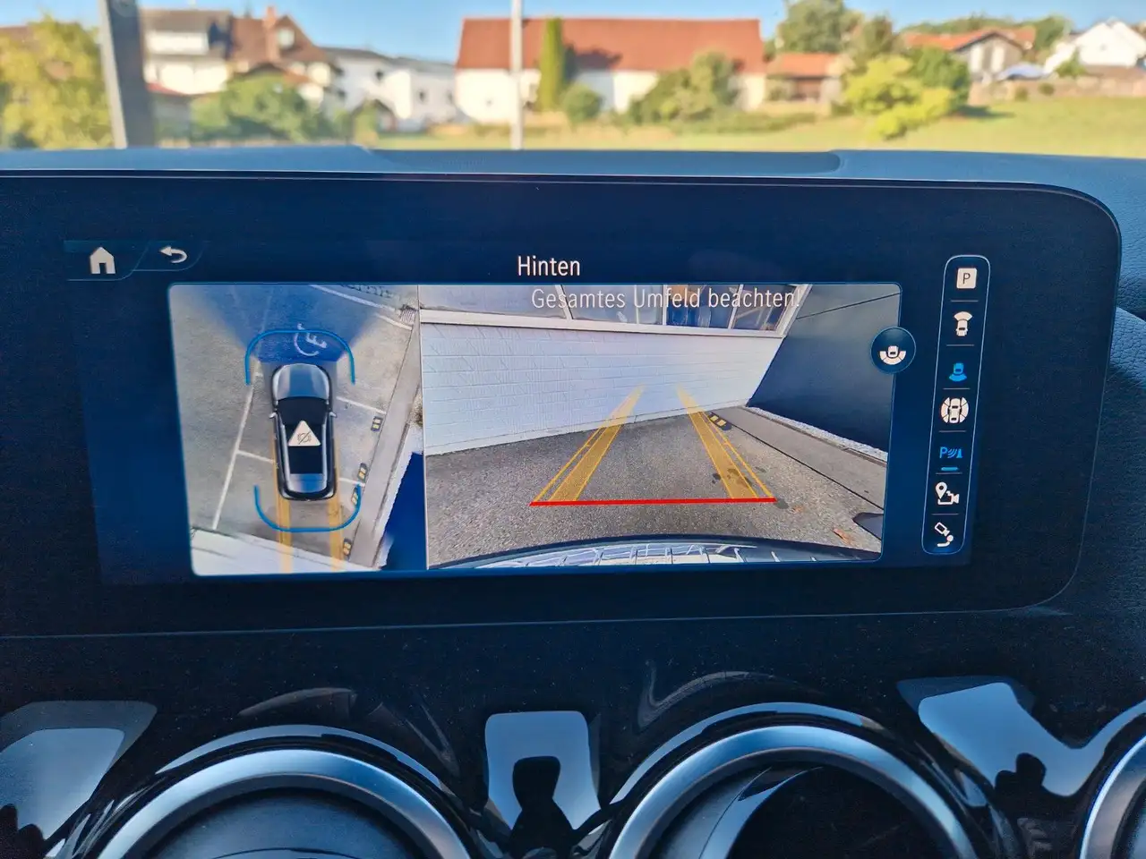 Mercedes-Benz GLA 200 Progressive|AHK|Memo|Pano|360|Easy-P|LED — Galería del vehículo 14