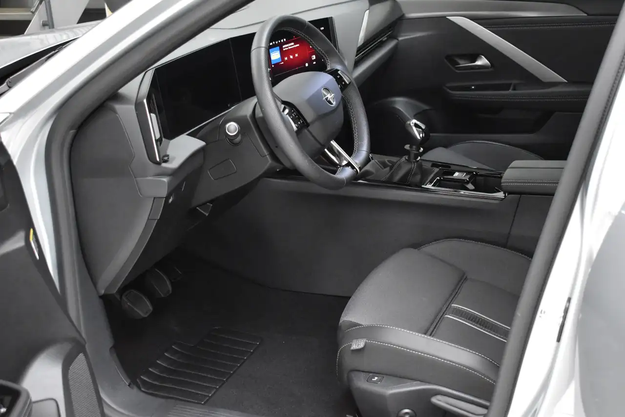 Opel Astra 1.2T GS. Keyless 360°Kam. ACC SHZ PDC AHK — Galerie du véhicule 4