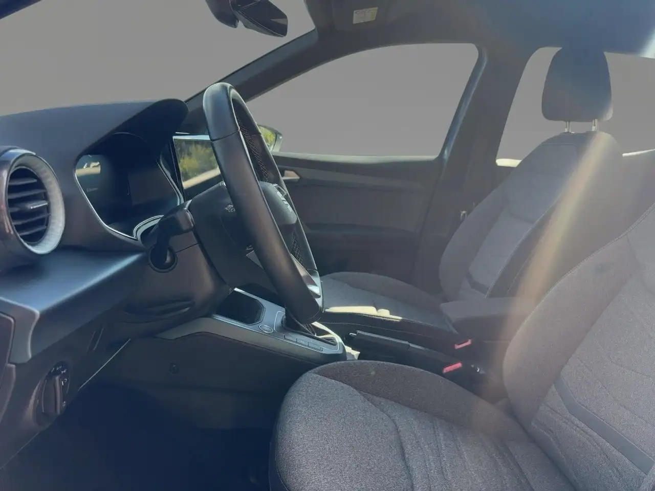 SEAT Arona 1.0 TSI Xperience DSG Navi Rückfkamera LED — Vehicle gallery 7