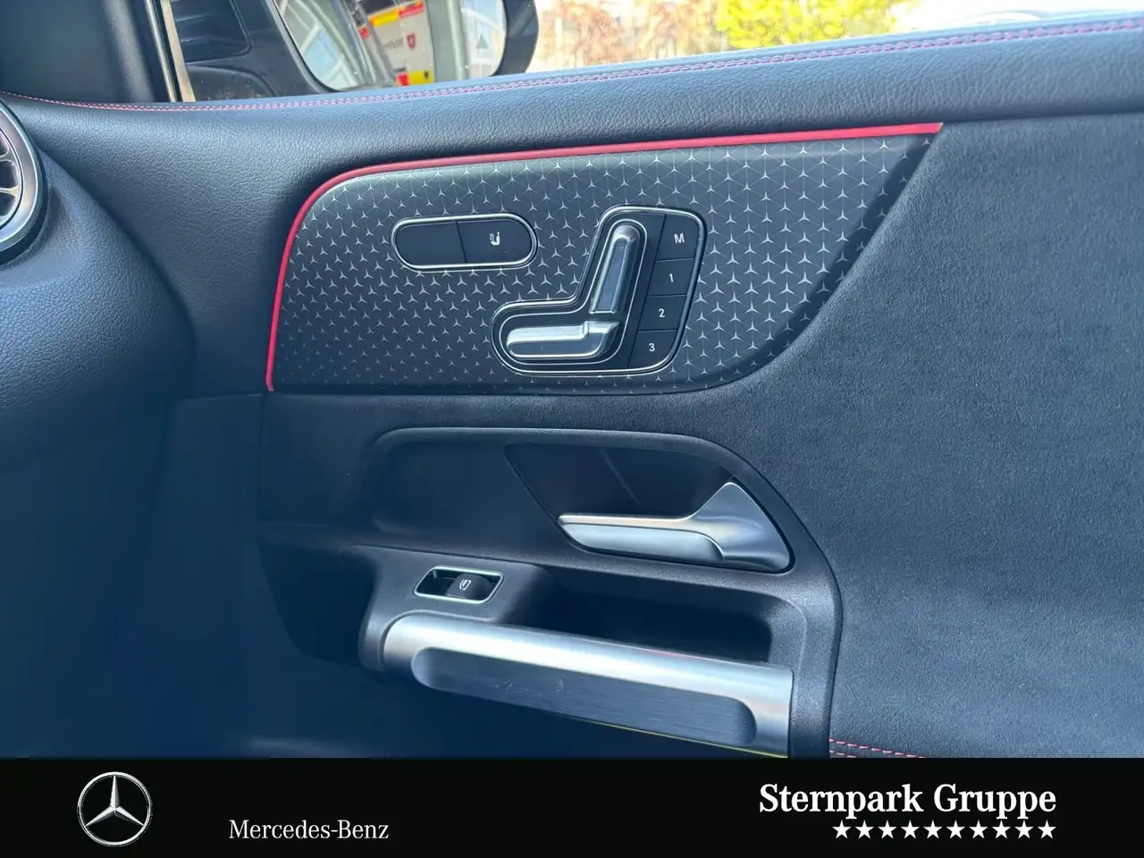 Mercedes-Benz GLB 35 AMG GLB 35 AMG 4M +LED+Kamera+Keyless+Distro+Night+ — Galería del vehículo 25